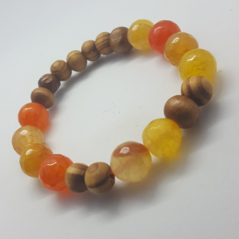 Essential oil diffusing bracelet - Picture 2 of 5